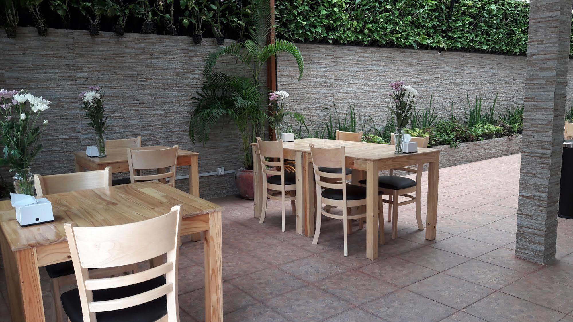 The Flora Boutique Hotel Phnom Penh Exterior foto